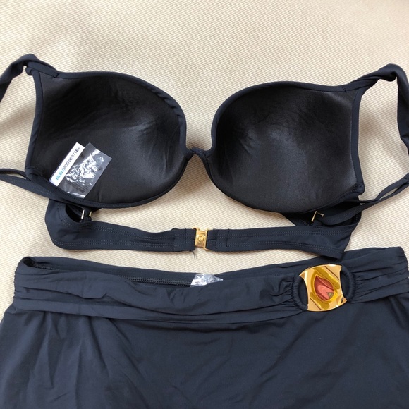 S O L D NWOT 2-piece swimsuit set - Picture 4 of 8